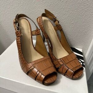 Nine West Tan Crocodile Pattern Slingback Heels